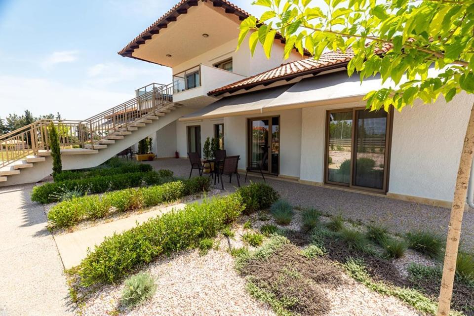 Varkes Suites 2 Nea Moudania Exterior foto
